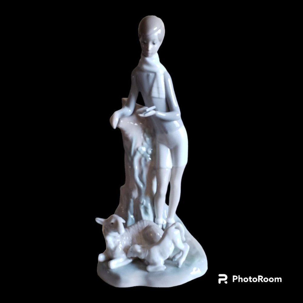 Lladro figurine BOY With LAMBS LLADRÓ Figurine. 4509 porcelain matt